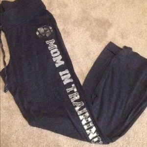 Maternity lounge pants